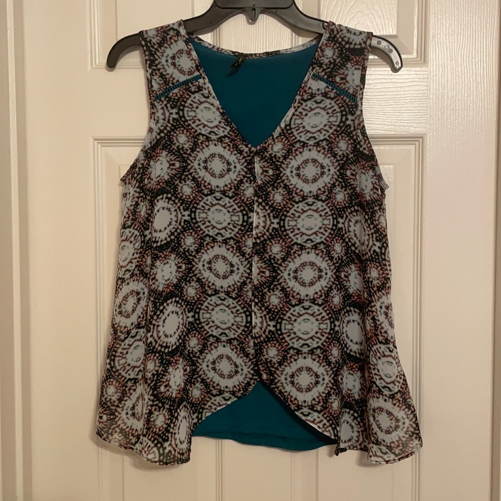 Sleeveless flyaway Tie-Dye Print Blouse